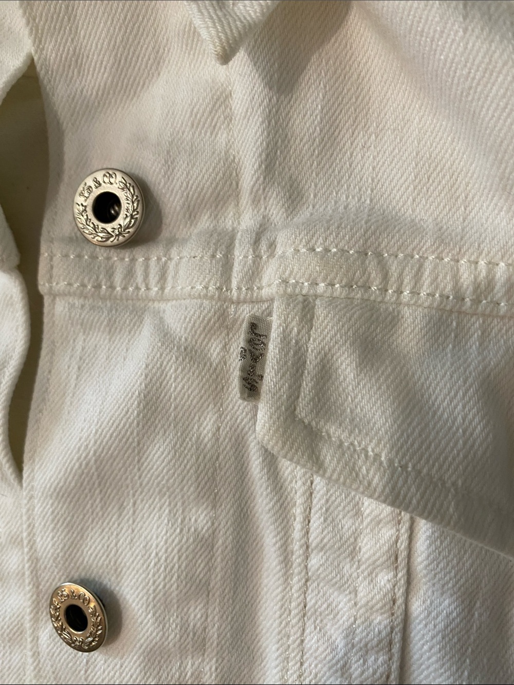 Levi's White Denim Jacket - Picture 4 of 11